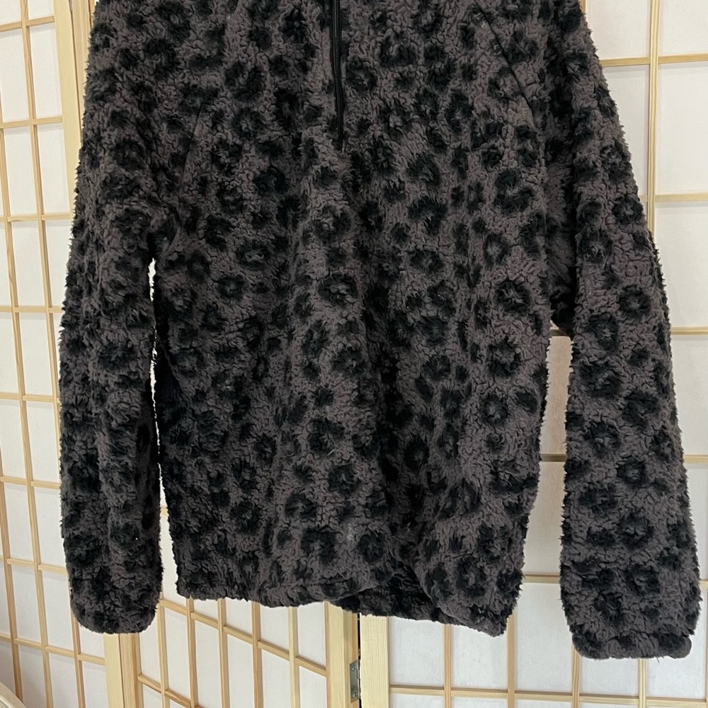 Dittos Charcoal and Black Textured Pullover